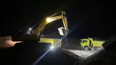 Escavadeira de esteiras ZG365 para carregamento de agregados