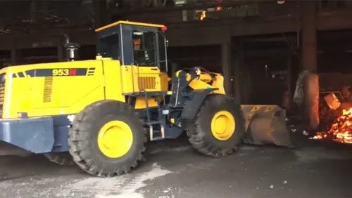 Pá carregadeira  ZL50T para carregamento de escória quente