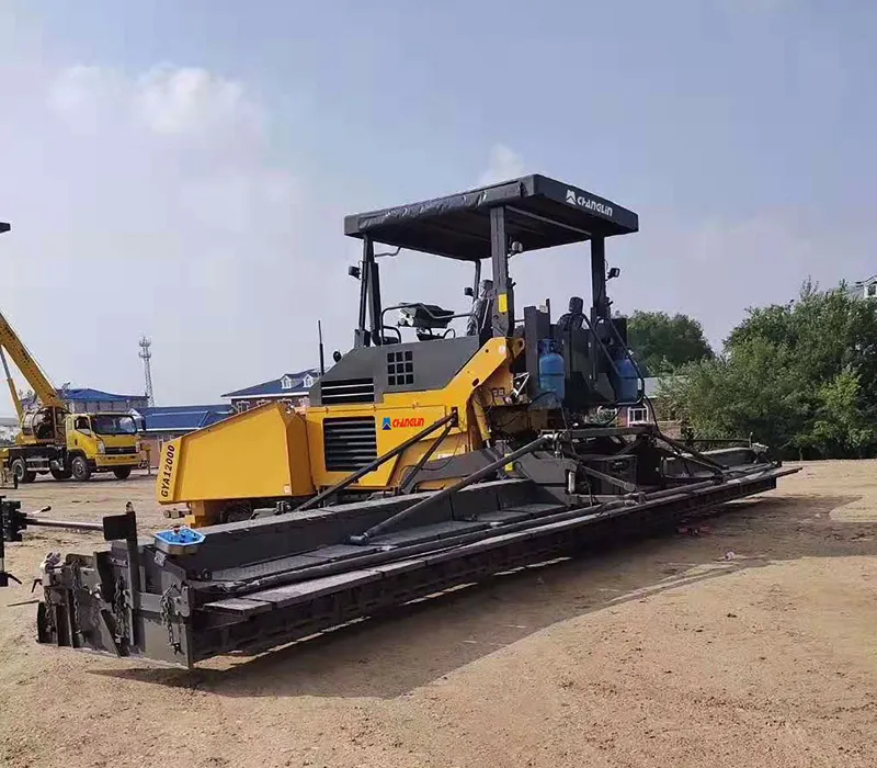 Pavimentadora de asfalto GYA6000